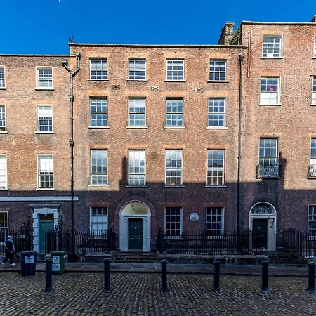 Munster , 7 Henrietta Street, Centre *