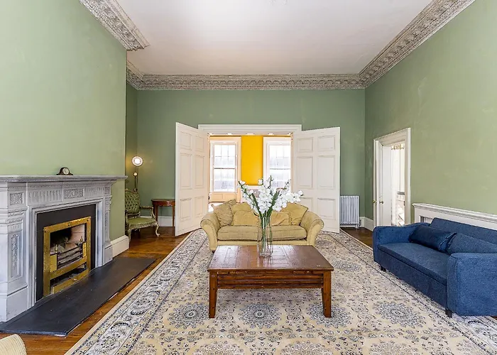 Munster , 7 Henrietta Street, Centre Dublin